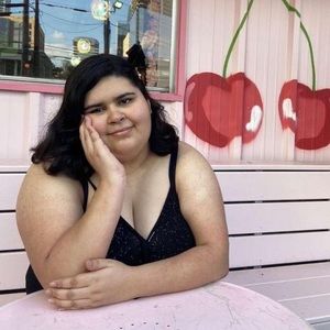 Meet your Posher, Cassandra